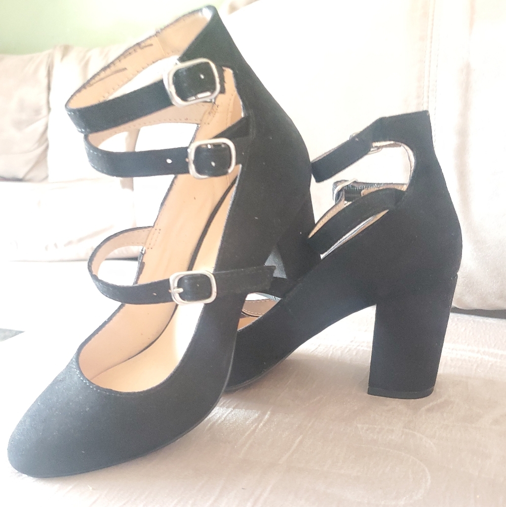 Penny Loves Kenny Elegant Black Buckle Heels